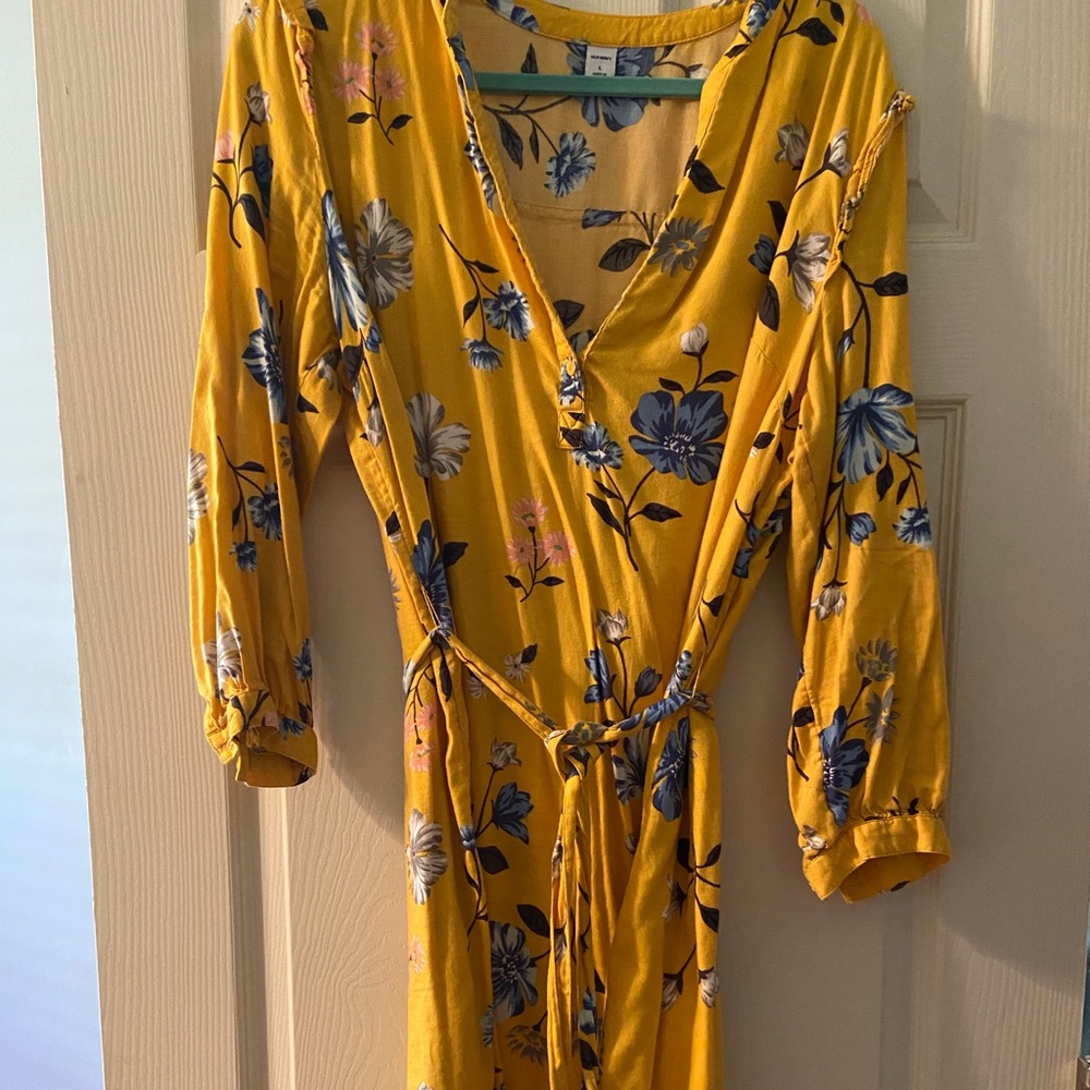 Old Navy Floral Long Sleeve Dress